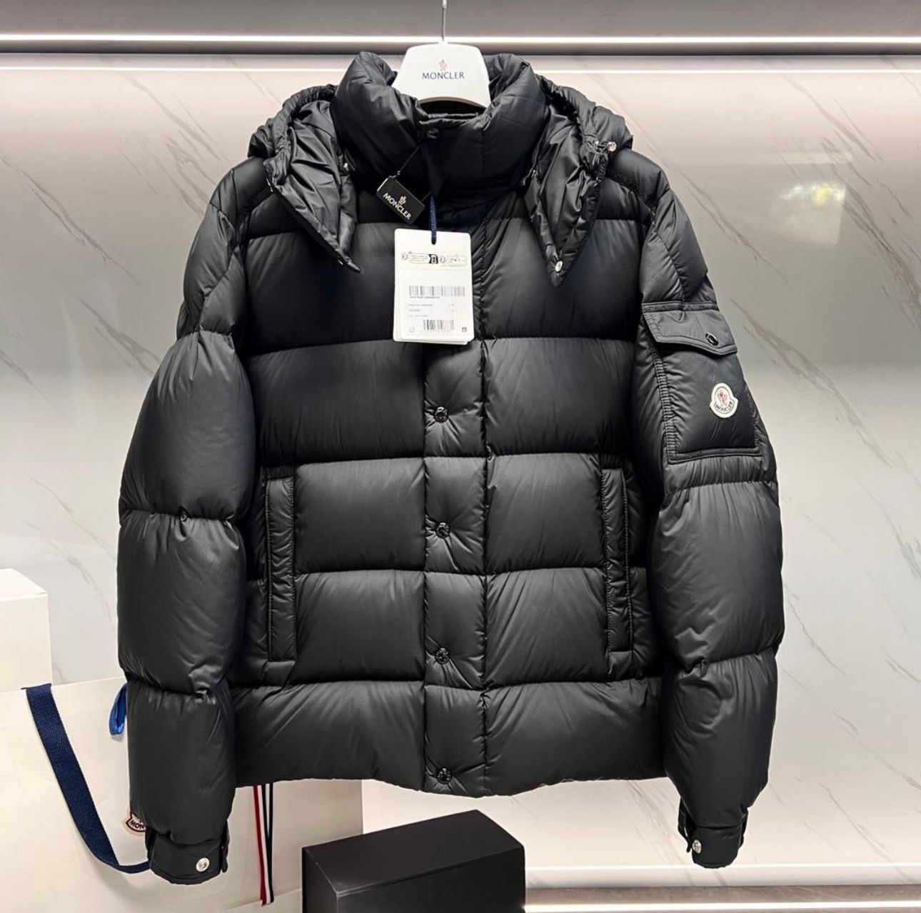 Moncler Vezere Puffer Jacket Black (NFC Scan)